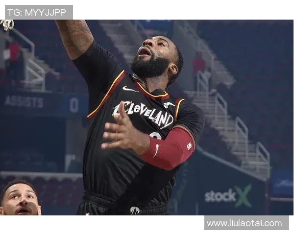 张佳玮:哈登今天投进17球 有6个球是右手突破摆脱后投进的 张佳玮:哈登今天投进17球 有6个球是右手突破摆脱后投进的