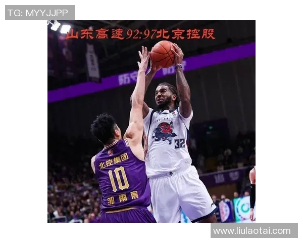 晋级8强，山东男篮德比小胜，克里斯28+8稳住局面 新外援抢断制胜