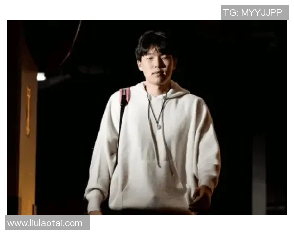 开拓者125-122险胜独行侠,杨瀚森0分0板获3喜2忧,前景仍待打磨 开拓者125-122险胜独行侠,杨瀚森0分0板获3喜2忧,前景仍待打磨